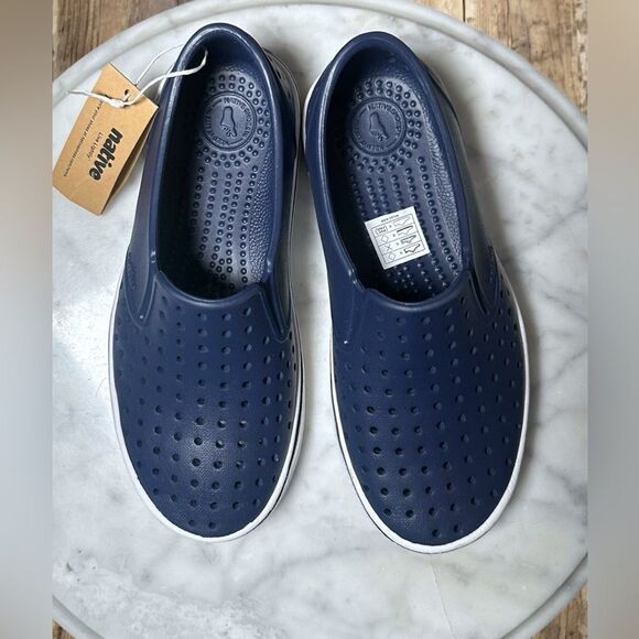 Native Miles Kids Slip On Water & Play Shoes Size J 2 - Picture 6 of 12